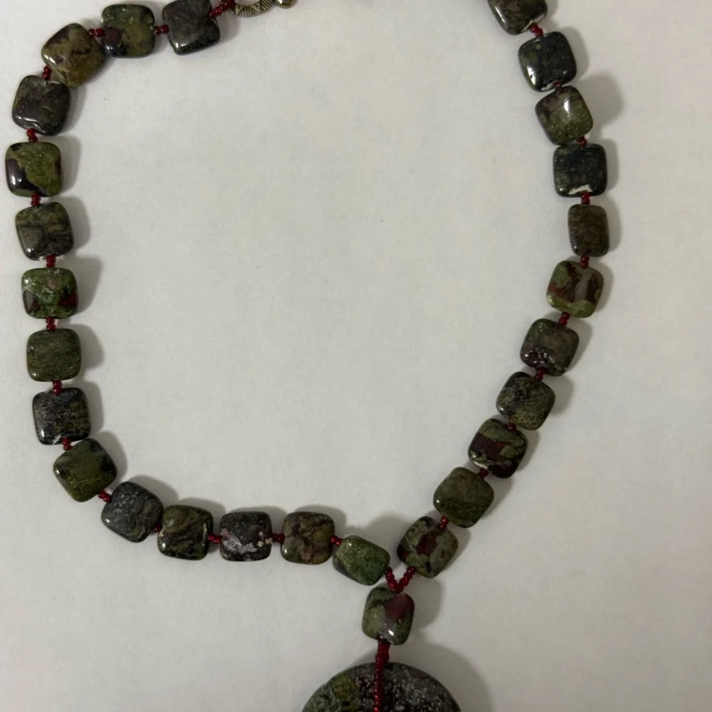 NATURAL JASPER STONES GRAINED SHAPES 10